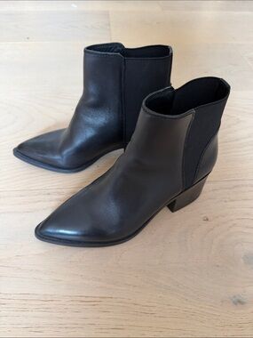 Steve Madden Women's Black Leather Pointed Toe Ankle Boots 7.5